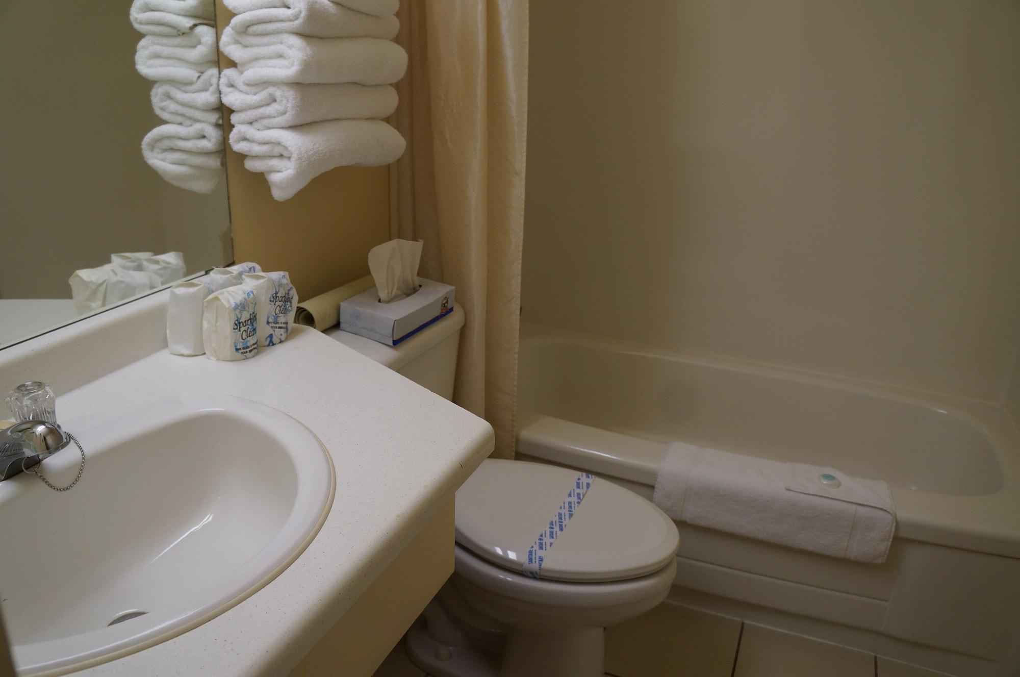 Westward Inn & Suites Langley Ngoại thất bức ảnh